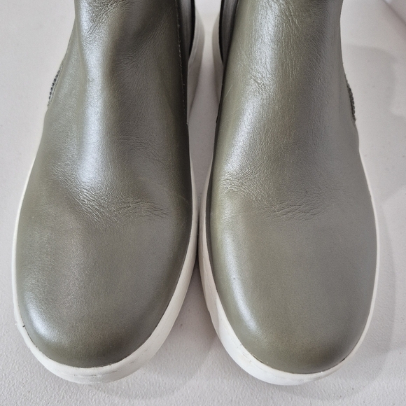 Vionic Brinkely Ankle Bootie - Size 8 - Picture 9 of 16